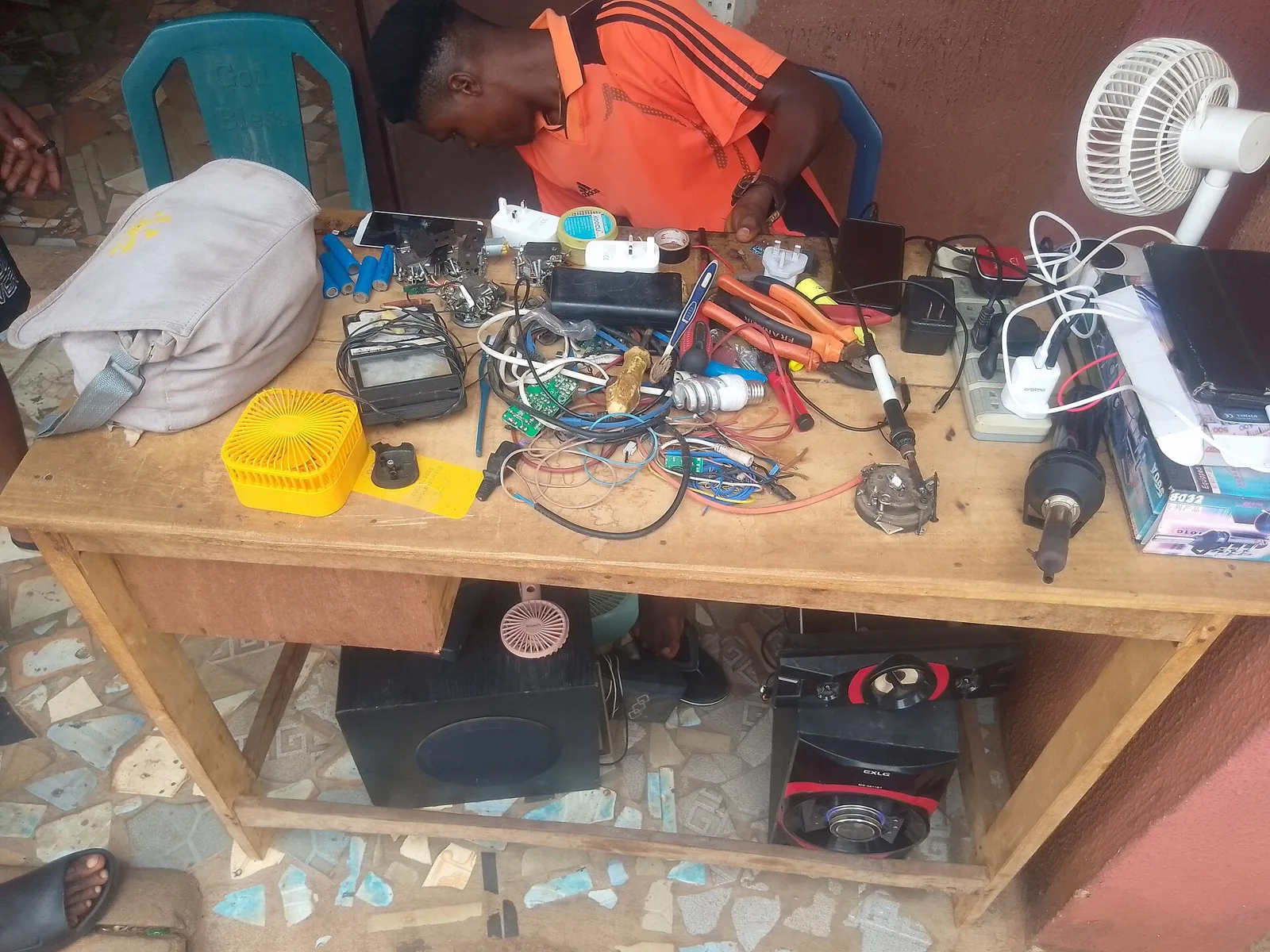 Electronics repair bench